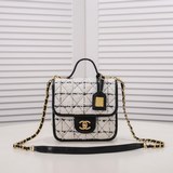 Сумка Chanel C из шерстяного вельвета с квадратным узором, 202.