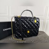 Большая сумка Chanel из лакированной кожи, прочная и износостойкая, с ретро-фурн
