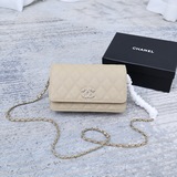 Новейшая модель 2023 года / металлическая фурнитура с бриллиантами CHANEL- WOC в