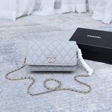 Новейшая модель 2023 года / металлическая фурнитура с бриллиантами CHANEL- WOC в