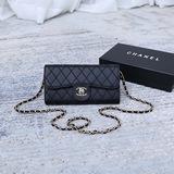 Новая модель Chanel с цепочкой и одним плечевым ремнем. Классическая кожа с ромб