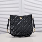 chanel Chanel 22b ретро-сумка в стиле хиппи с ромбовидным узором, черно-золотая,