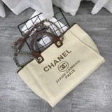 Chanel 2023 новая модель пляжной сумки из парусины с кожаным ремнем через плечо,