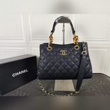 Новейшие популярные модели Chanel за рубежом. Для модных дам наступил сезон поку