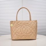 chanel： Новая версия Supreme, классическая модель vintagep Hilton.