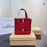 В комплекте подарочная коробка. Сумка COACH/蔻驰 для женщин DEMPSEY. Сумка-тоут, с
