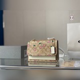 В комплекте с сумкой COACH Brynn, идеально подходит для повседневных поездок на 