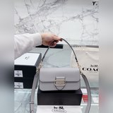 COACH/Кожаная сумка MORGAN с классическим логотипом и заклепками, размер 26,5*.