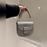 COACH | Morgan Сумка с седлом Coach представляет новую модель Morgan в ноябре.