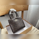Coach/Коуч ноты в сумке-тоте размером 17 см в подарочной упаковке.
