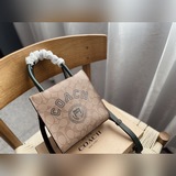 Coach/Коуч ноты в сумке-тоте размером 17 см в подарочной упаковке.