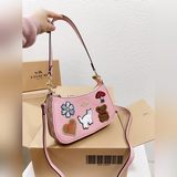 Размер подарочной упаковки： 23,13 см. Сумка Coach Teri с кожаным ремнем через пл