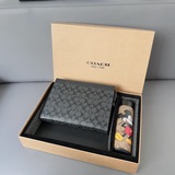 Набор Coach Coach с цифровым дисплеем, термокружкой, сумкой для туалетных принад