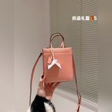 Милая маленькая сумка Coach ~ Mini cashin Tote. Незаменимый аксессуар для повсед