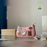 Размер 23,13 см. Сумка Coach Teri с кожаным ремнем через плечо выглядит действит