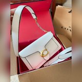 Подарочная упаковка Coach, сумка Tabby, сумка через плечо. Привлекает внимание с