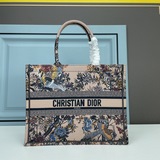 【Di0r Book Tote】 Большинство людей, приобретая товары роскошных брендов, в перву