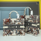 【Di0r Book Tote】 Большинство людей, приобретая товары роскошных брендов, в перву
