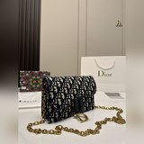 Размер (с коробкой)： 22 × 14. Кожаная сумка Dior с цепочкой в форме седла. Компа