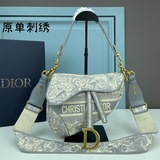 (в комплекте с коробкой) 【Dior saddle】 Большой размер： 25,5 x 20 x 6.