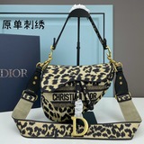 (в комплекте с коробкой) 【Dior saddle】 Большой размер： 25,5 x 20 x 6.