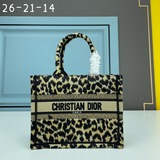 Маленькая сумка с вышивкой в виде синей буквы D, 26,5 см, BOOK TOTE. Эта сумка B