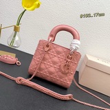 Эксклюзивная модель Lady от Dior： новая сумка с клапаном из кожи с трехслойной м