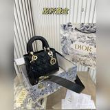 Складная сумка Dior Diana. Эксклюзивная фотография Dior. Цвет очень точный, отли