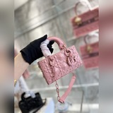 Оригинальная кожа Dior снова поражает воображение! Сочетание ромбовидного узора 