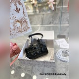 Оригинальная кожа Dior снова поражает воображение! Сочетание ромбовидного узора 