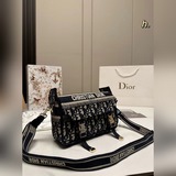 (Складная коробка для самолетов) Размер： 23 × 13 DIOR Новая популярная модель Ca