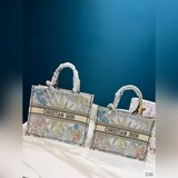 Складная подарочная коробка. Сумка Dior Tote. Могу только сказать, что узор Dior