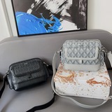 DIOR HIT THE ROAD серия CD Diamond сумка-почтальон с клапаном.