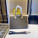 Рекомендуемые новинки： высококачественные товары Fendi, новая серия сумок Peekab