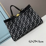 Средняя сумка x-tote из шерсти с узором «пегий мелкий клетчатый» и вышитым логот