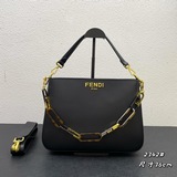 Новейшая сумка Fendi под мышкой большого размера Fendi Olock Swing благодаря Fen