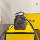 Fendi Ретро сумка с плетением F. Самая популярная сумка среди модников – это, ве