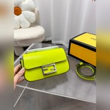 Сумка Fendi Baguette.
