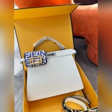 Складная сумка Fendi Peekaboo идеально подходит для повседневных поездок на рабо