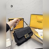 Оригинальная вышивка f ｜fendi vintage сумка-батончик, запечатленная на улицах Ми