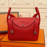 (Золотая и серебряная застежка) Hermes (Lindy) Самая известная сумка Hermes.