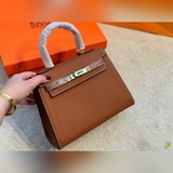 Цветовая палитра сумок Hermès Kelly.