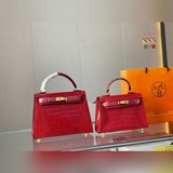 Hermès представляет новую сумку Kelly с крокодиловым узором. Высокое качество, н