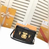 Фотография Lv box маленькая коробка Petite Malle Monogram деревянная коробка.