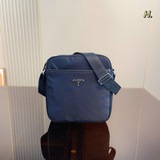 Сумка через плечо Prada Импортная водонепроницаемая ткань и застежка из высокока