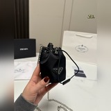 Размер (с коробкой)： 7 × 11. Новая сумка-бакет с завязками от PRADA. Небольшая с