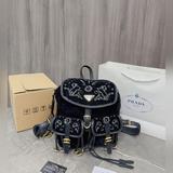 Prada / Прада 22 Новая модель высококачественной сумки-рюкзака с логотипом и ори