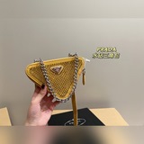 Размер коробки： 18,12 см. Сумка Prada с треугольным дизайном и стразами легко со