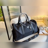 Prada Travel Bag — новейшая модель этого года, созданная с большим вложением сре