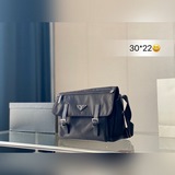 Размер： 30,22 см. Prada. Новинка! Prada достаточно большой и удобный. Это действ